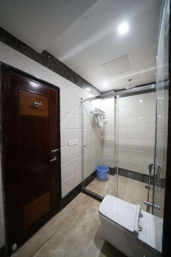Square Inn Hotel,Varanasi Bagian luar foto